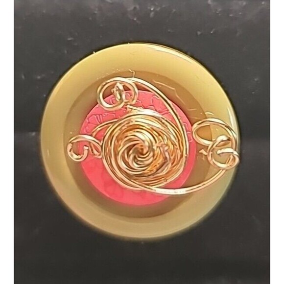 NEW Handmade Artisian Wire Wrap Style Ring Pink Lime Green Goldtone Size 7 - Picture 1 of 6